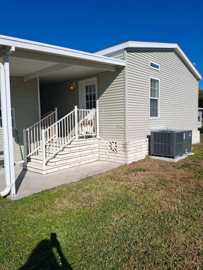 7610 Monterey Ave, New Port Richey, FL 34653 - photo 2