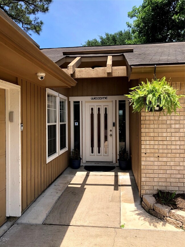 8503 Lake Crystal Dr, Houston, TX 77095 - photo 4