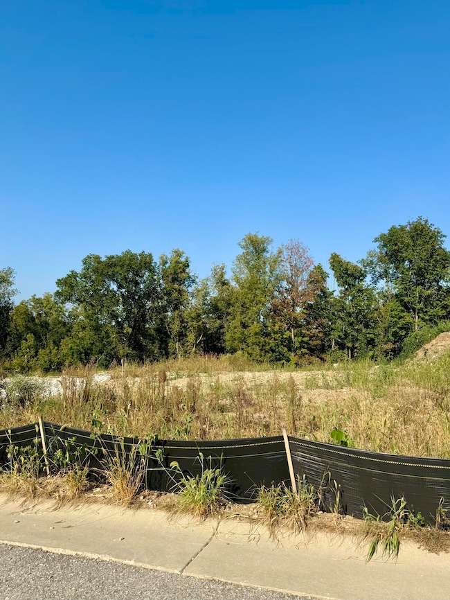 S54W25436 Pebble Brook Ct, Waukesha, WI 53189 - photo 2