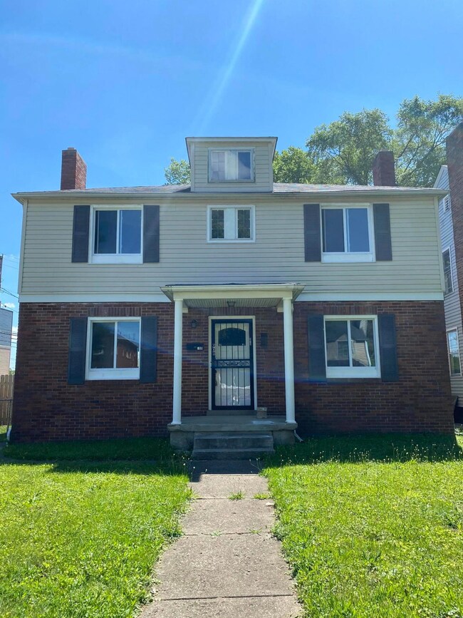 908-910 Geer Ave