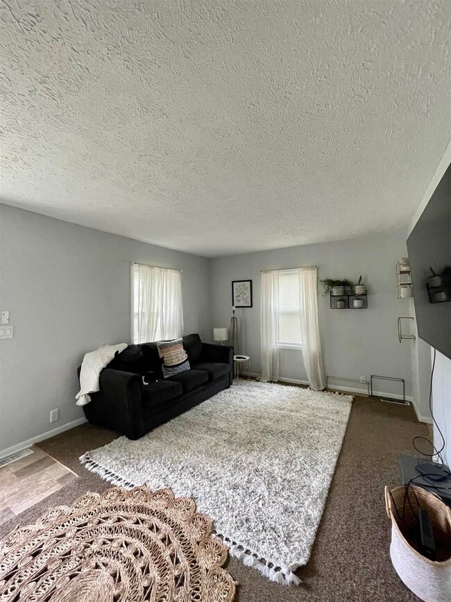 1717 E 20th St, Muncie, IN 47302 - photo 4