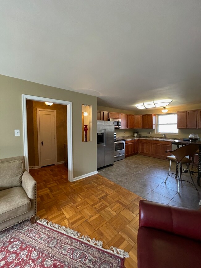 1502 S Race St unit 4, Urbana, IL 61801 - photo 7