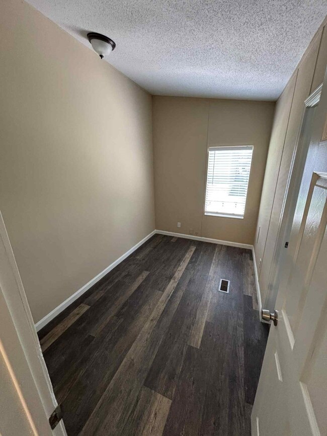 19905 Hastings Cir unit 19, Alvin, TX 77511 - photo 3