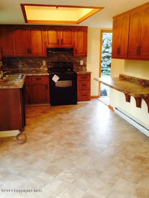 115 Clint Ln, Hamilton Township, PA 18360 - photo 5