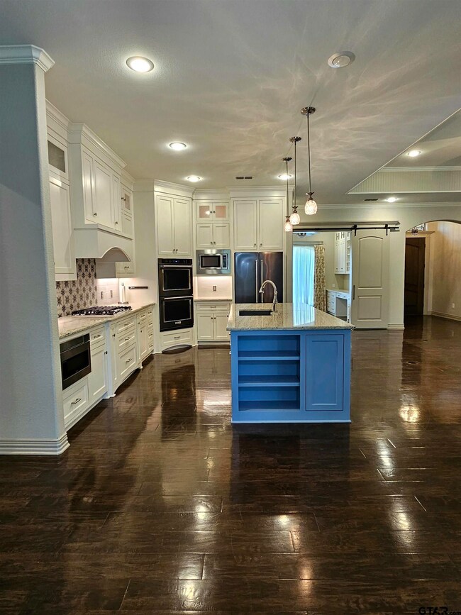 2106 2106 Hilltop Dr, Tyler, TX 75701 - photo 4