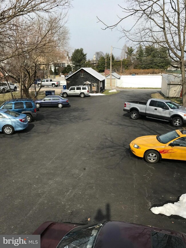 223 E Main St unit 223  2ND FLOOR WEST, Westminster, MD 21157 - photo 4