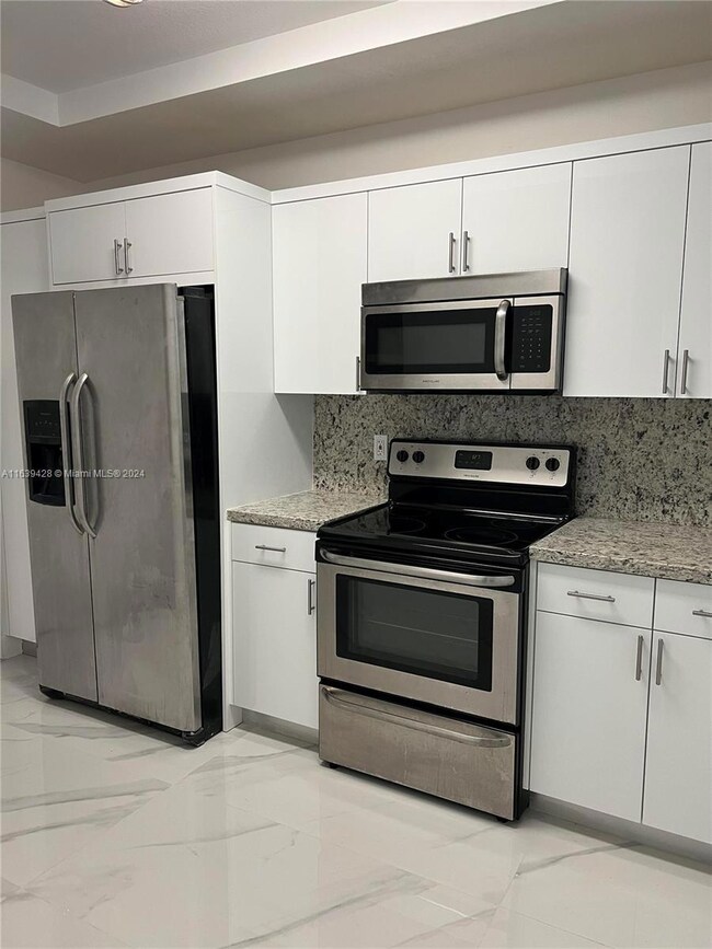 11225 NW 42nd Terrace, Doral, FL 33178 - photo 5