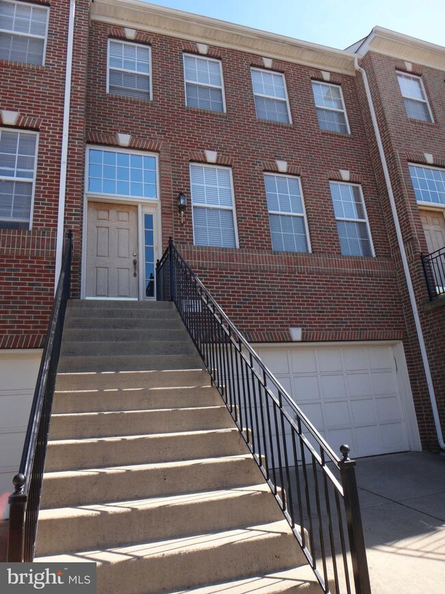 2607 Tarleton Corner Dr, Herndon, VA 20171 - photo 3