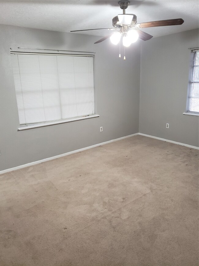 106 E Heritage Dr, Friendswood, TX 77546 - photo 7