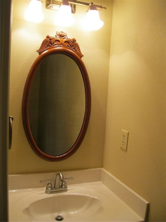 10238 Brushfield Ln, Fishers, IN 46037 - photo 5