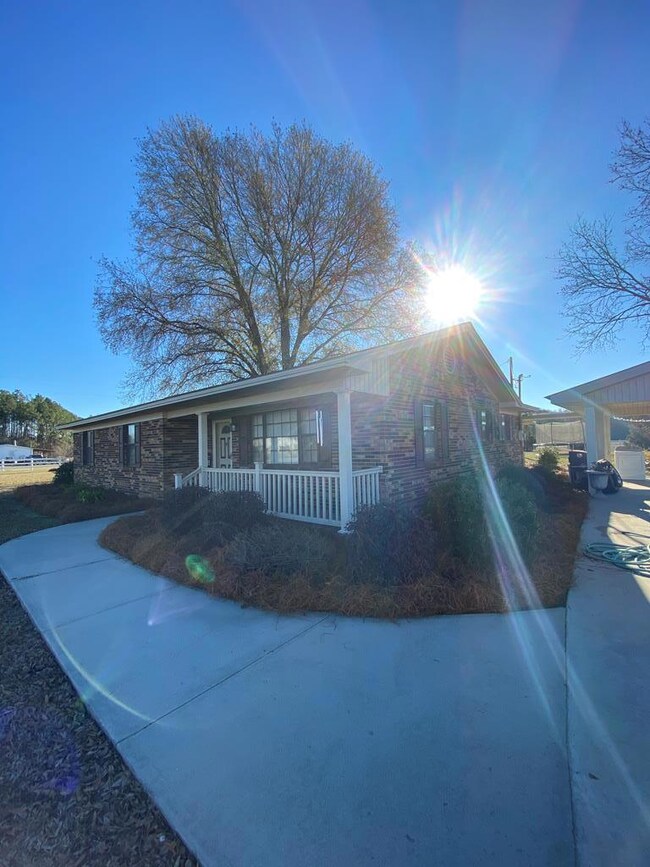 Welcome friends to 447 Broxton Highway