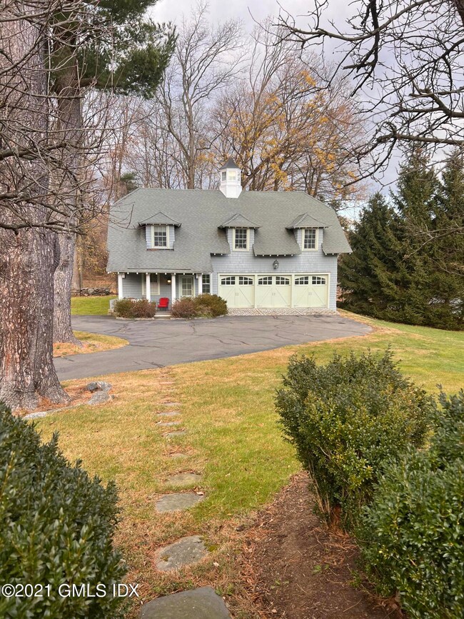 25 the Ridgeway unit B, Greenwich, CT 06831 - photo 2