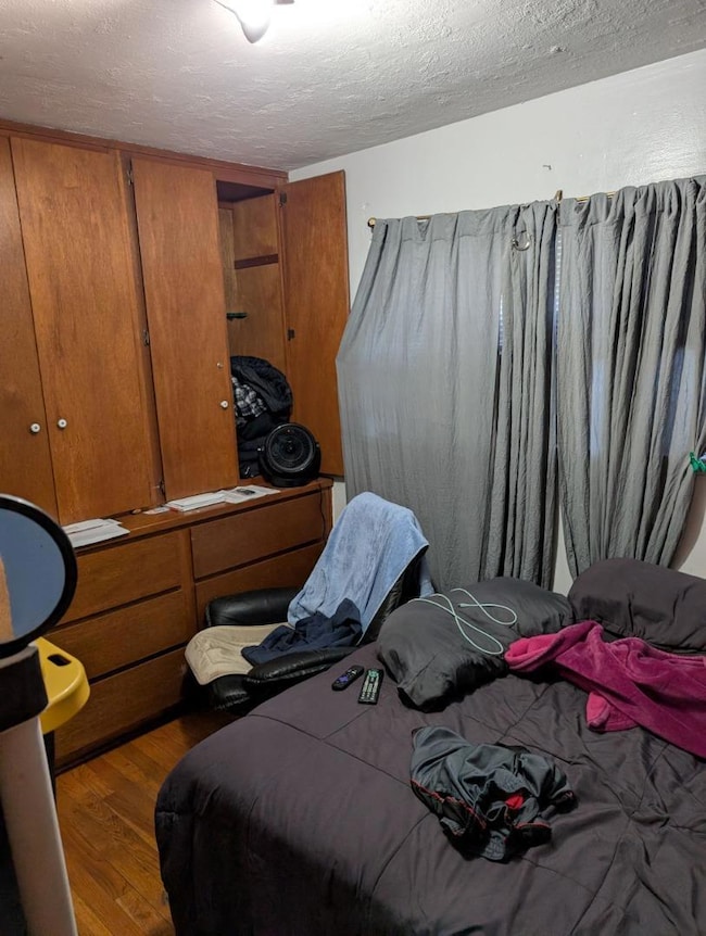 downstairs bedroom#1