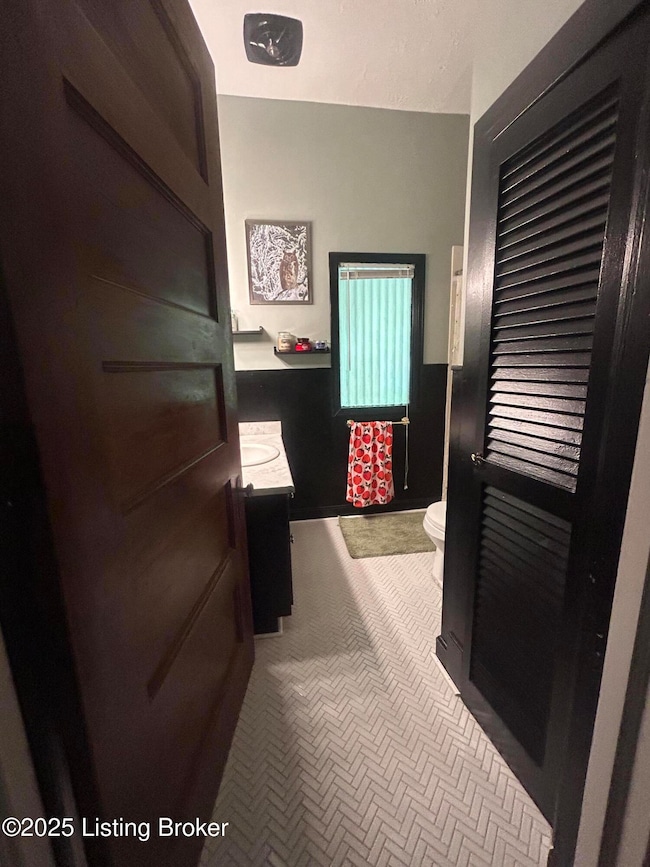 HEPBURN 1 BATHROOM 1