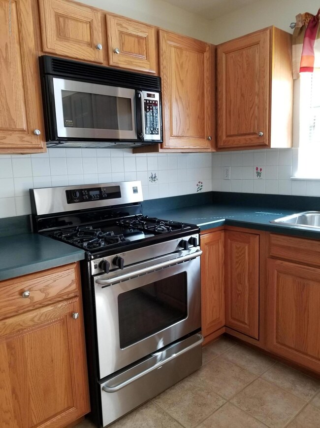 321 Spring St unit 21, Red Bank, NJ 07701 - photo 2