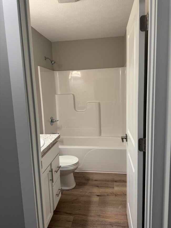 1352 6th St, Muskegon, MI 49441 - photo 6