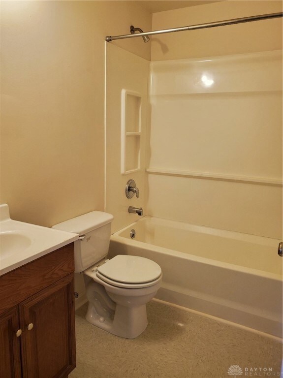 596 Lucas Dr, Xenia, OH 45385 - photo 6