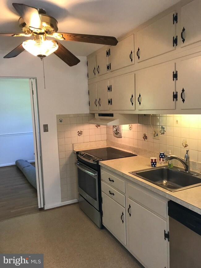 14204 Arctic Ave, Rockville, MD 20853 - photo 5