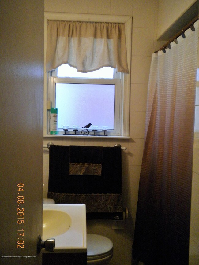 1st fl bathroom