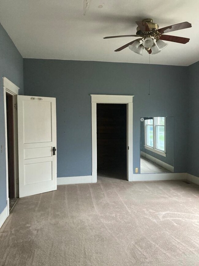 701 Whitthorne St, Shelbyville, TN 37160 - photo 7