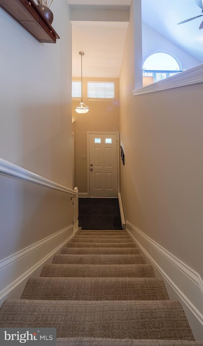 39 Powell Ct, Hightstown, NJ 08520 - photo 4