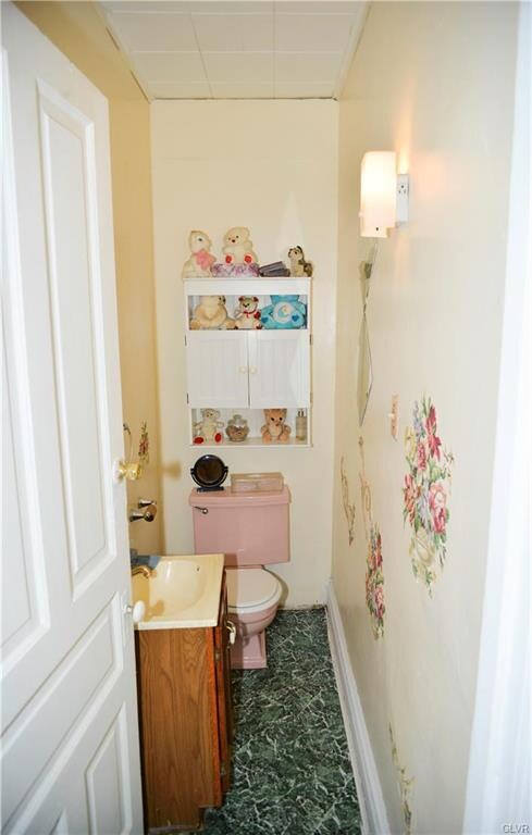 422 N Railroad St, Allentown, PA 18102 - photo 5