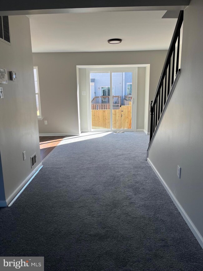 3620 Mcdowell Ct, Dumfries, VA 22026 - photo 5