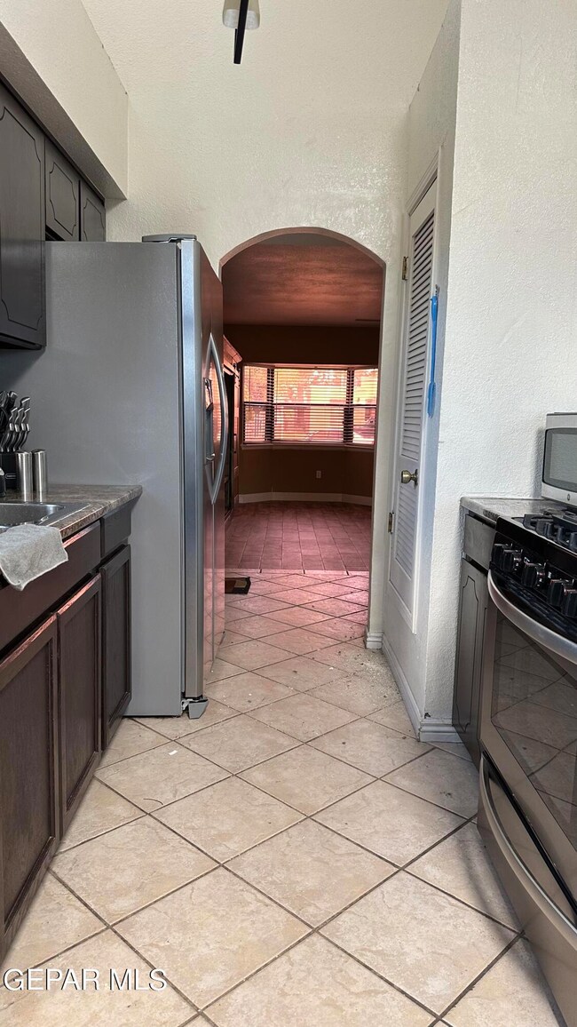 3E32463E-7F26-49B9-90DA-7BD89039B29F