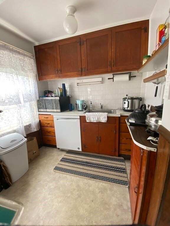 201 Nahant St, Wakefield, MA 01880 - photo 5