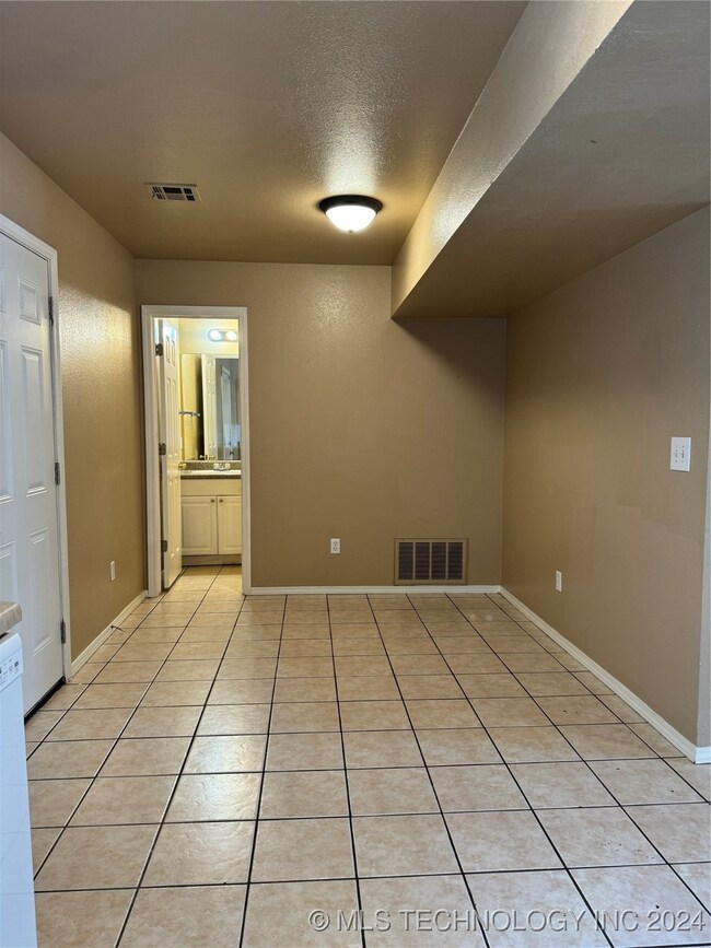 14216 S Hickory St, Glenpool, OK 74033 - photo 4