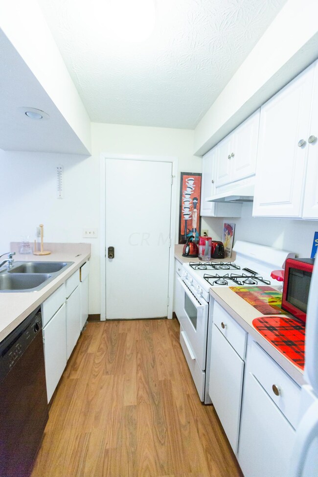 4935 Kristie Falls unit F, Columbus, OH 43221 - photo 7