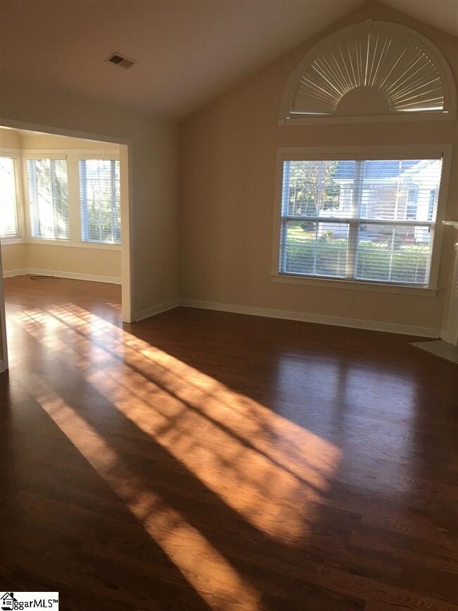 176 Grinders Cir unit 176, Greer, SC 29650 - photo 6