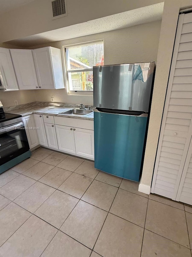 829 SW 3rd St, Miami, FL 33130 - photo 2