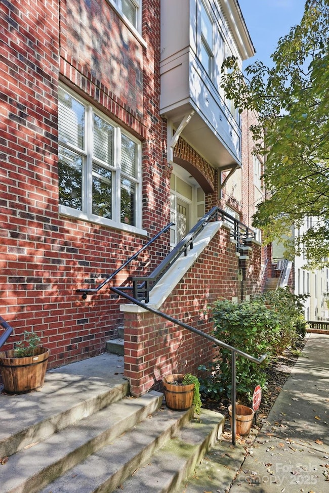 100 N Laurel Ave unit 115, Charlotte, NC 28207 - photo 6