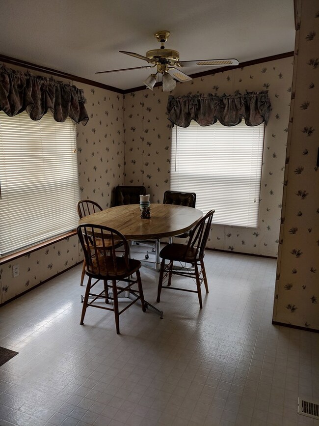 1130 Pollard Rd, Walling, TN 38587 - photo 6