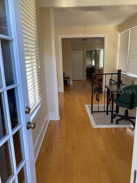 609 Oak Ave unit upstairs, Clearwater, FL 33756 - photo 2