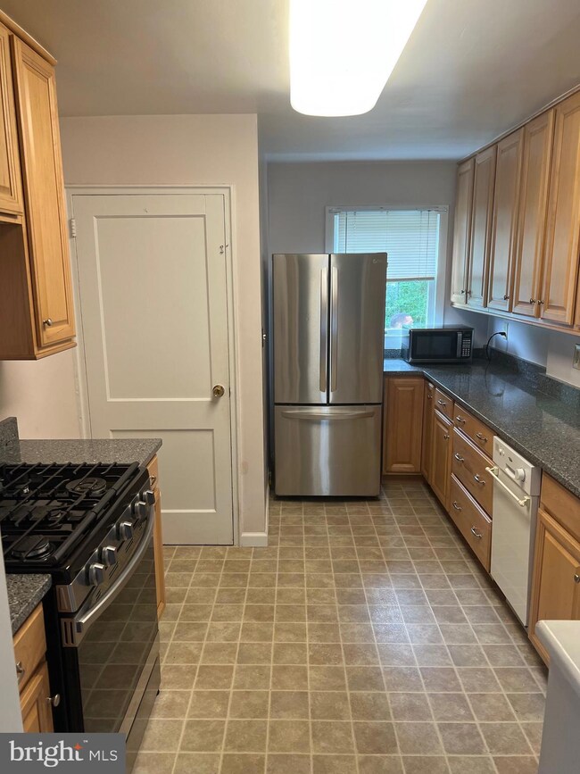 21693 Saratoga Dr, Lexington Park, MD 20653 - photo 4