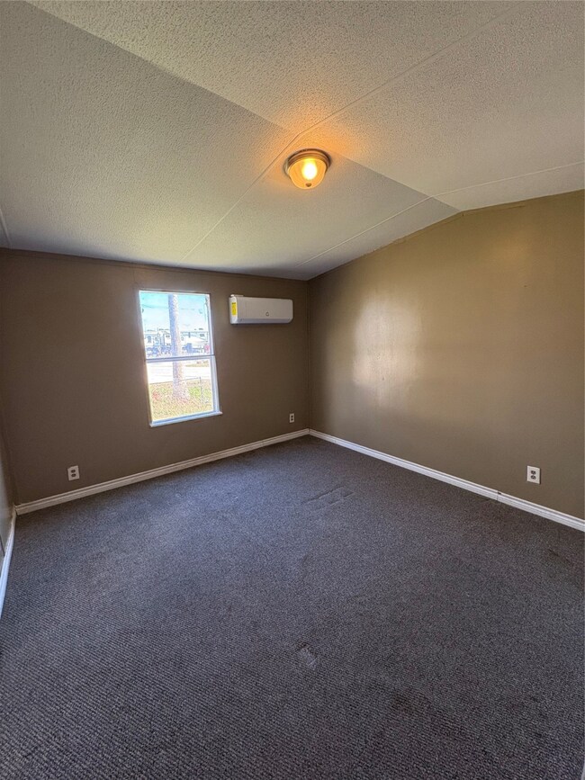 2501 McDonald Rd, Oyster Creek, TX 77541 - photo 7