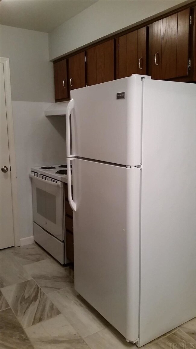 418 W Main St, Newburgh, IN 47630 - photo 4