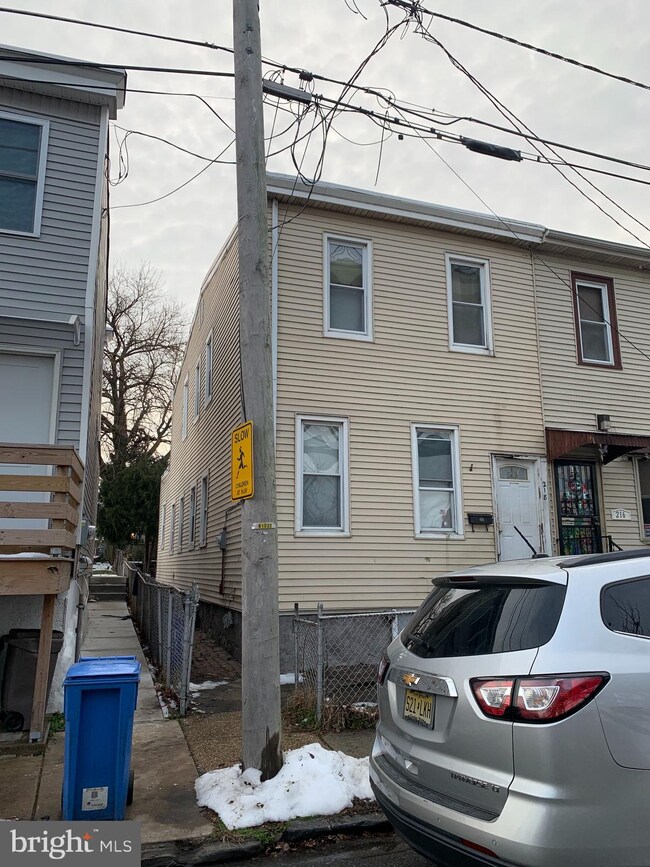 218 Linden St, Gloucester City, NJ 08030 - photo 2