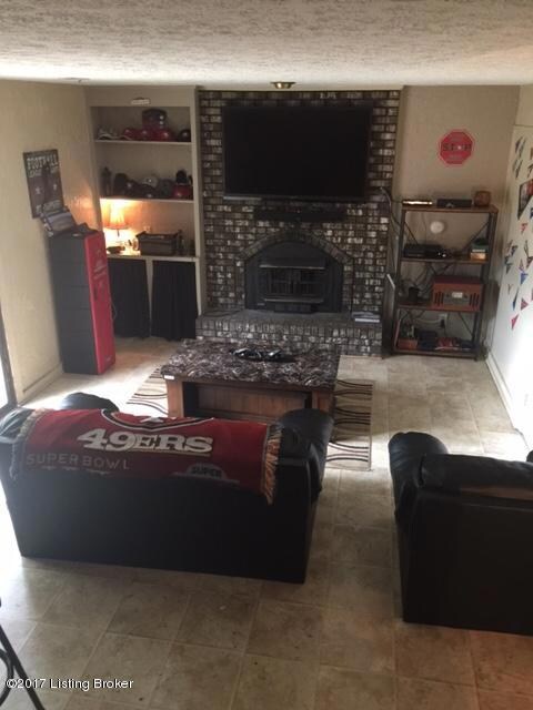 8422 Roseborough Rd, Louisville, KY 40228 - photo 7