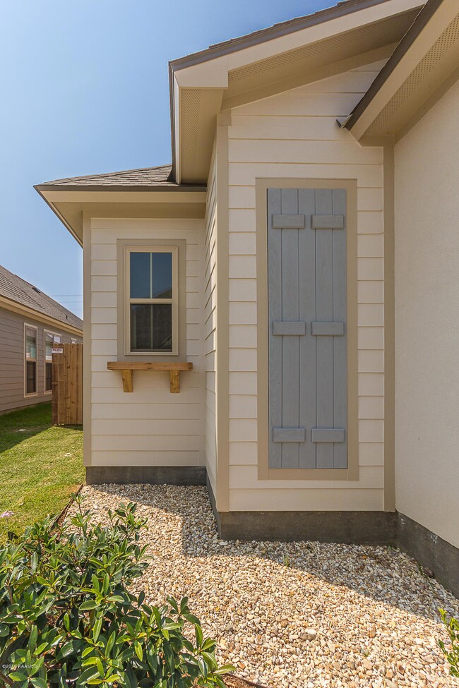 St. Vincent French l-8837