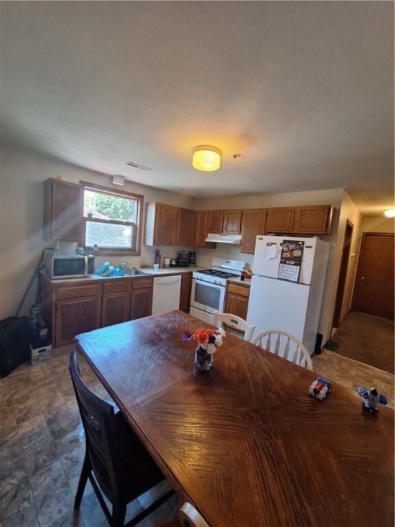 15 Pulaski St unit C, West Warwick, RI 02893 - photo 4