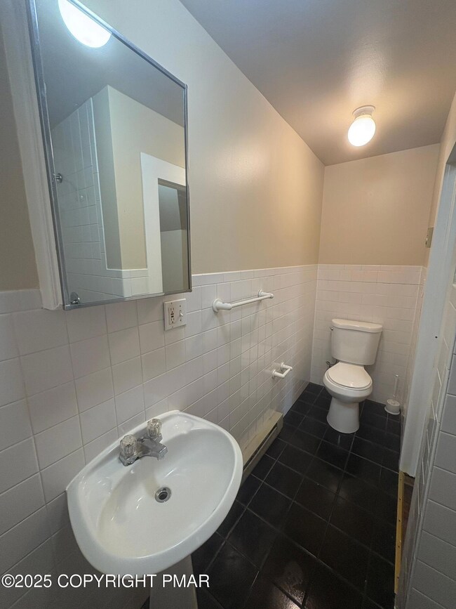 501 Thomas St unit 4, Stroudsburg, PA 18360 - photo 5