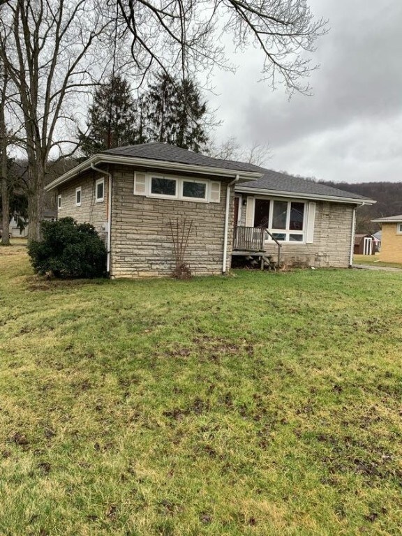 42 Wayne St, Homer City, PA 15748 - photo 2