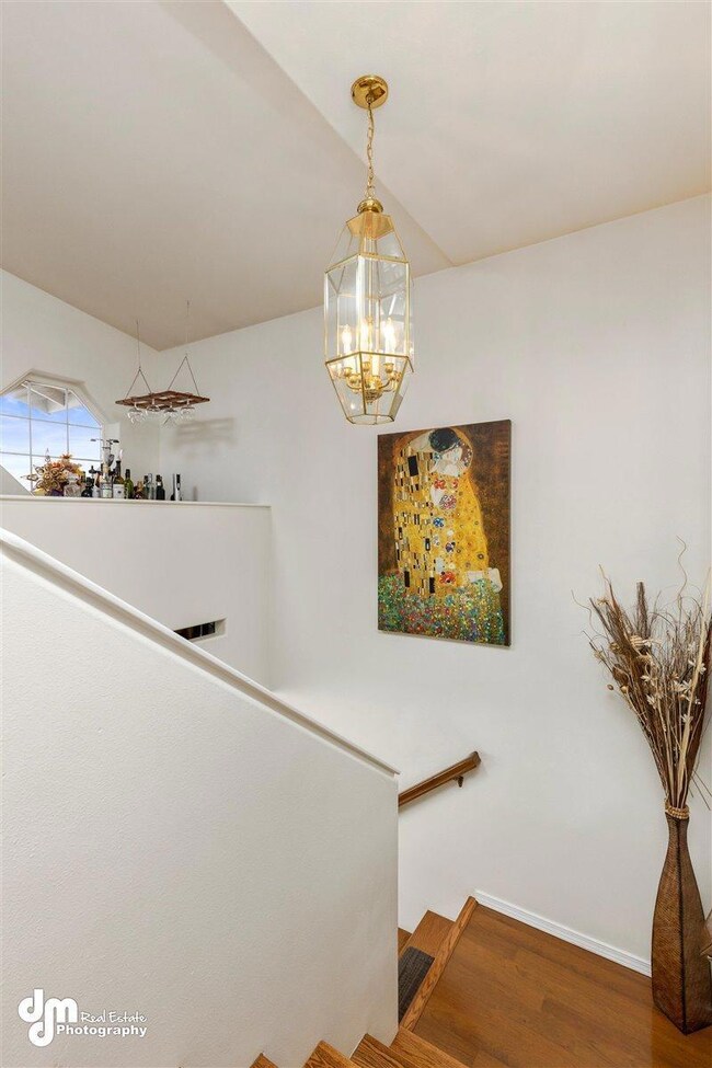 13-Stairway 20210505-DW-3448