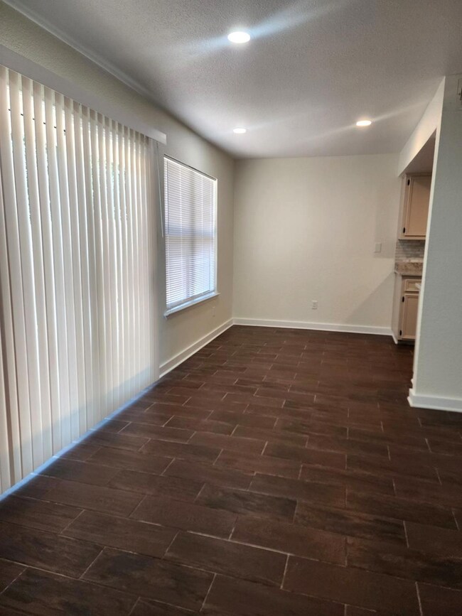 6905 Argonne Forest Cove unit A, Austin, TX 78759 - photo 4