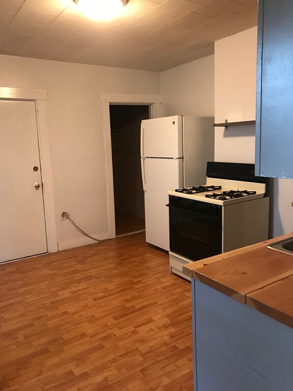 535 E 5th St, Boston, MA 02127 - photo 4