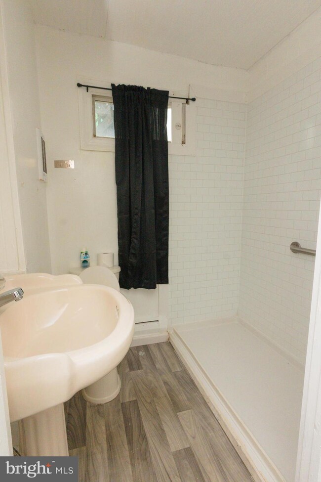 107 S 6th St, Reading, PA 19602 - photo 5