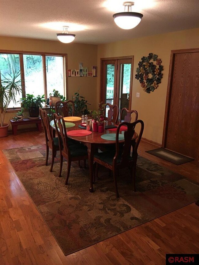 1239 1239 S 4th St, New Ulm, MN 56073 - photo 7